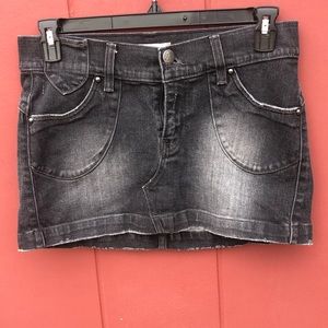Levi’s Black Denim Skirt Size 7